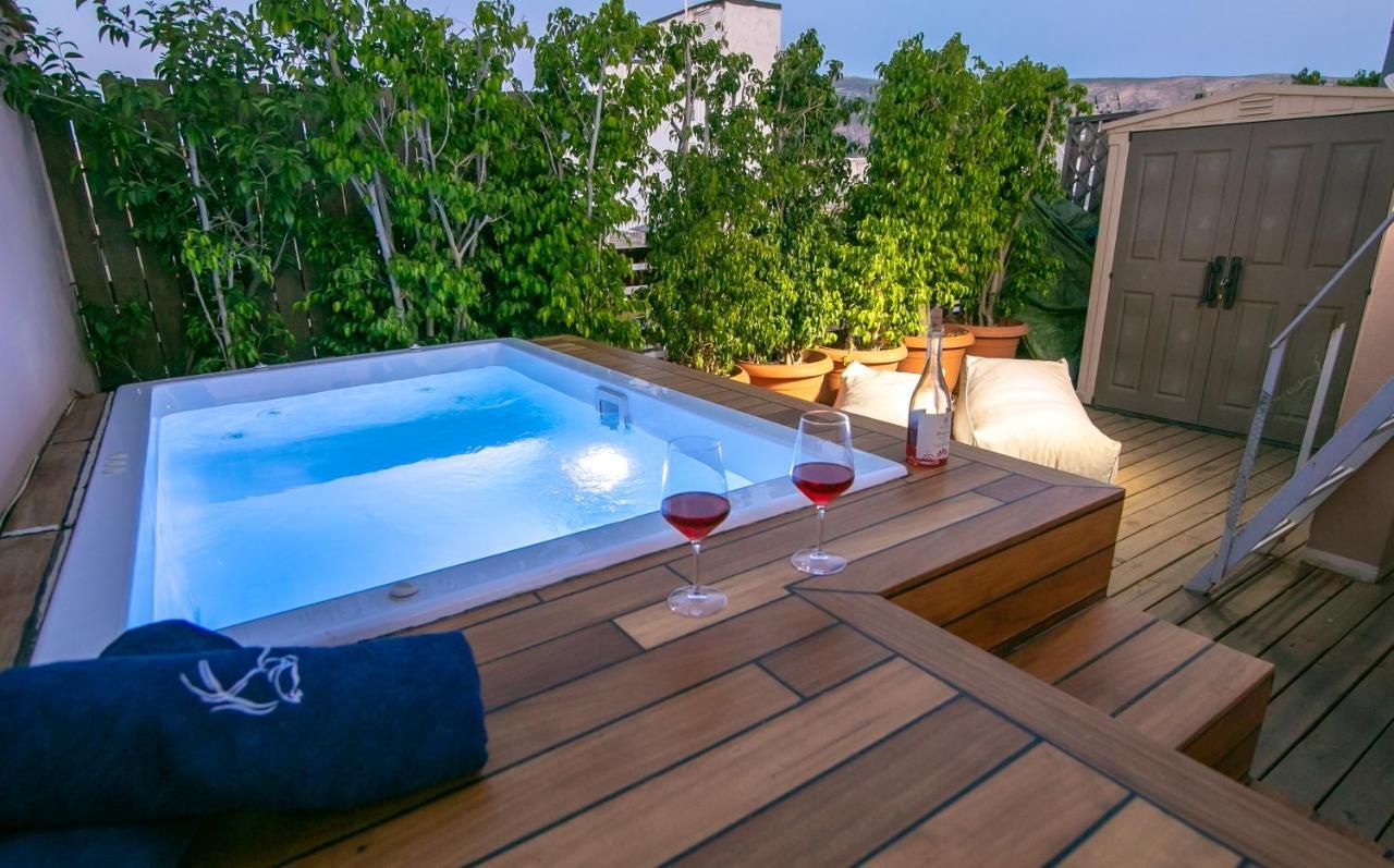 Beautiful Penthouse In Athens With Outside Jacuzzi Lägenhet Exteriör bild